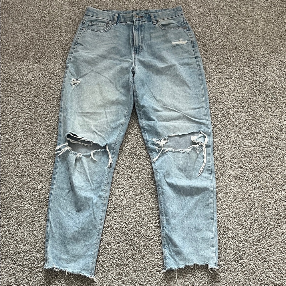 American Eagle Light Wash Curvy Mom Jeans Size 10 Long